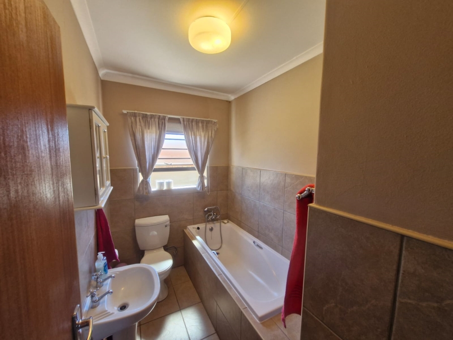 To Let 3 Bedroom Property for Rent in Kathu Northern Cape